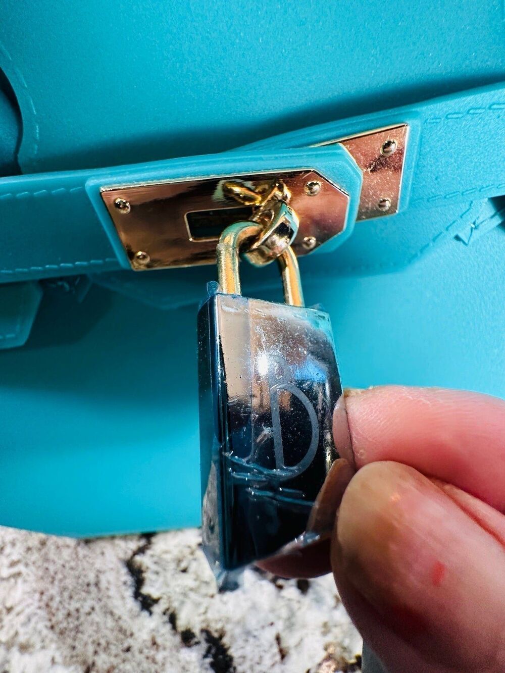 Handbag - Picture 10 of 12